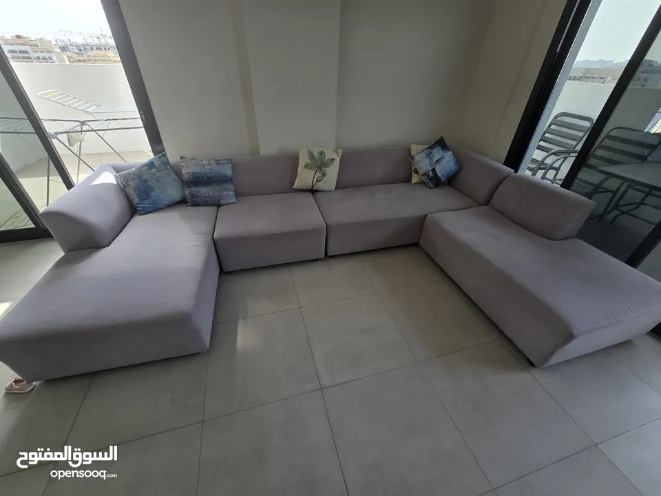 طقم كنب حرف U استعمال قليل للبيع Sofa set