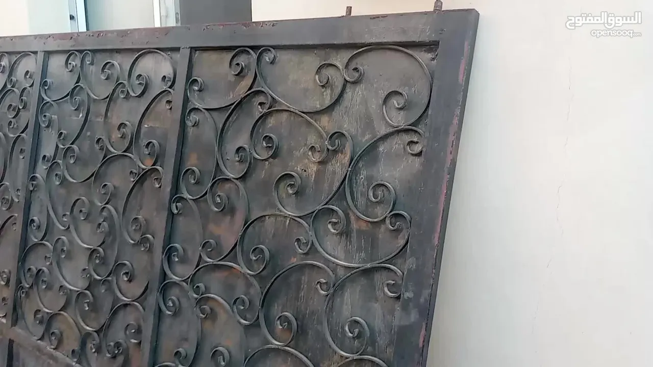 باب جرار من النوع الثقيل