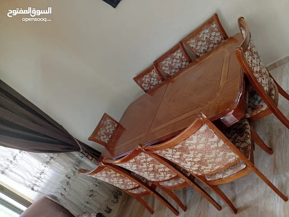 طاولة سفرة 8 كراسي  جديده ولا خدش فيها