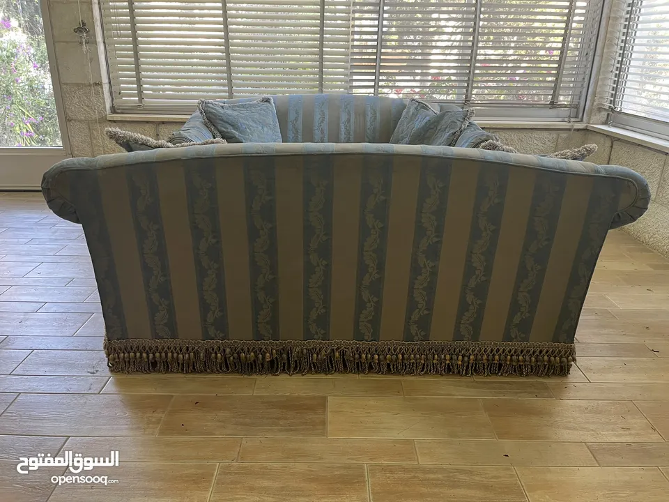 أثاث غرف جلوس وملحقاتها