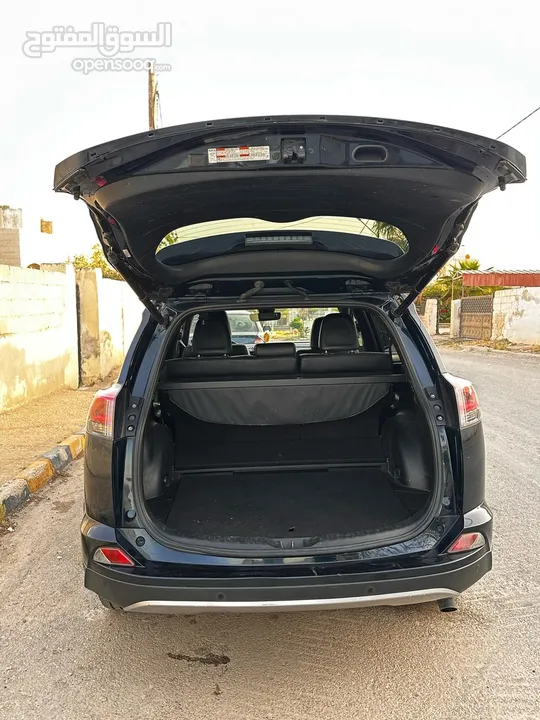 سياره راف فور بلاك ايدشن SE كل الاضافات مع 5كميرات 360 درجة لون مميز من الداخل جلد أسود كامل