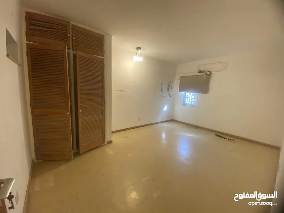 3Me32-Elegant 3+1BHK single floor villa in MQ