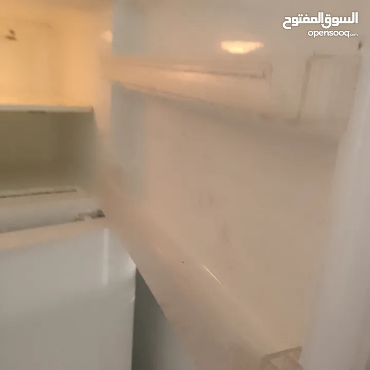 ثلاجه دايو نظيفه تبريد قوي و محترمه