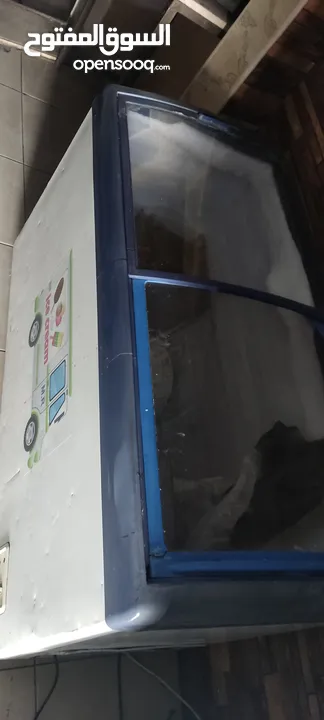 مطعم بيتزا ومعجنات للبيع في وسط البلد السلط مجهز بالكامل لاينقص شيئ