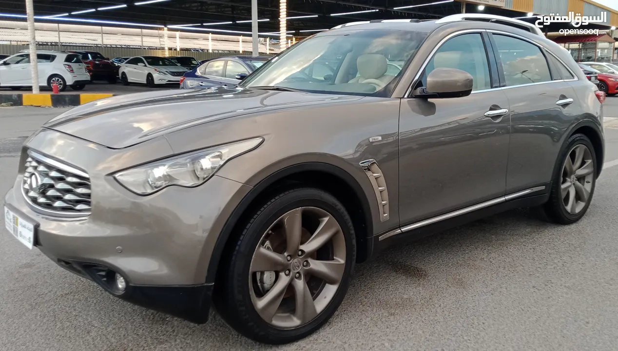 Infiniti FX50 S V8 5.0L Full Option Model 2009