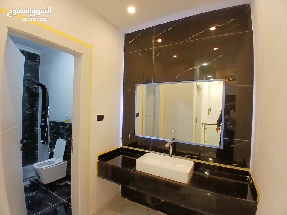 منزل دوبلكس ثلاث طوابق للبيع