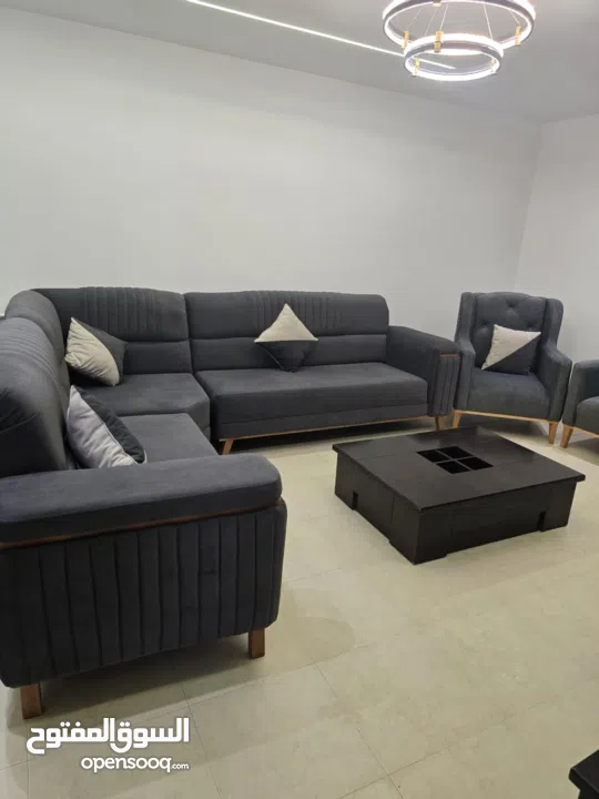 شقة في الطيرة 250 للايجار عند دوار نبيل عمرو و وفيلا نبيل عمرو