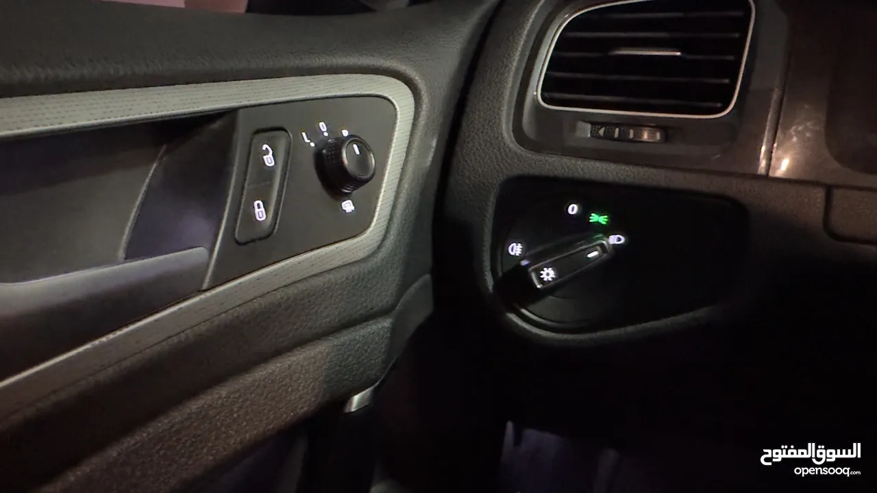 E GOLF 2019 50k km  اي جولف 2019 ممشى 50 الف كيلو فقط  السياره بحاله ممتازه و لا تحتاج شيئ