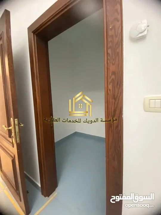 شقة دوبلكس أول مع روف مع ترس بإطلالــــه رائعة