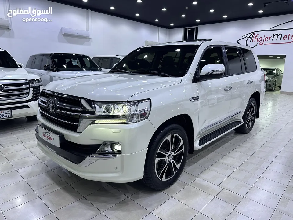 2020 LAND CRUISER GXR V6