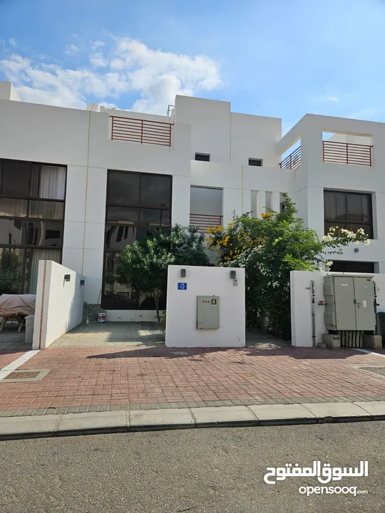 villa for rent in Tilal AlQurom compound  فيلا للايجار في مجمع تلال القرم