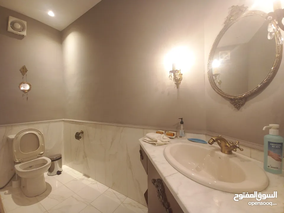 شقة مع روف مفروشة للايجار في الرابية  ( Property 34158 )-174867630
