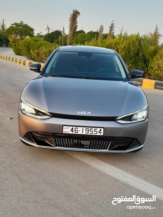 كيا ev6 2023 فل كامل ما عدا الفتحه فحص كامل بدون ملاحظات جمرك جديد للبيع بسعر مميز