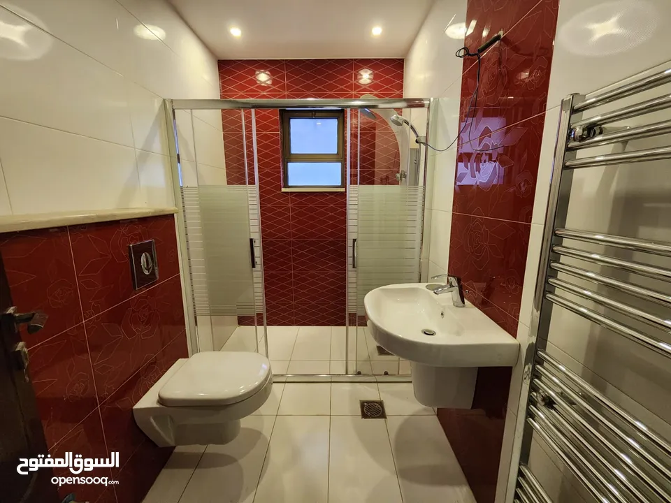 شقة فارغة للبيع في دير غبار  ref : 14242