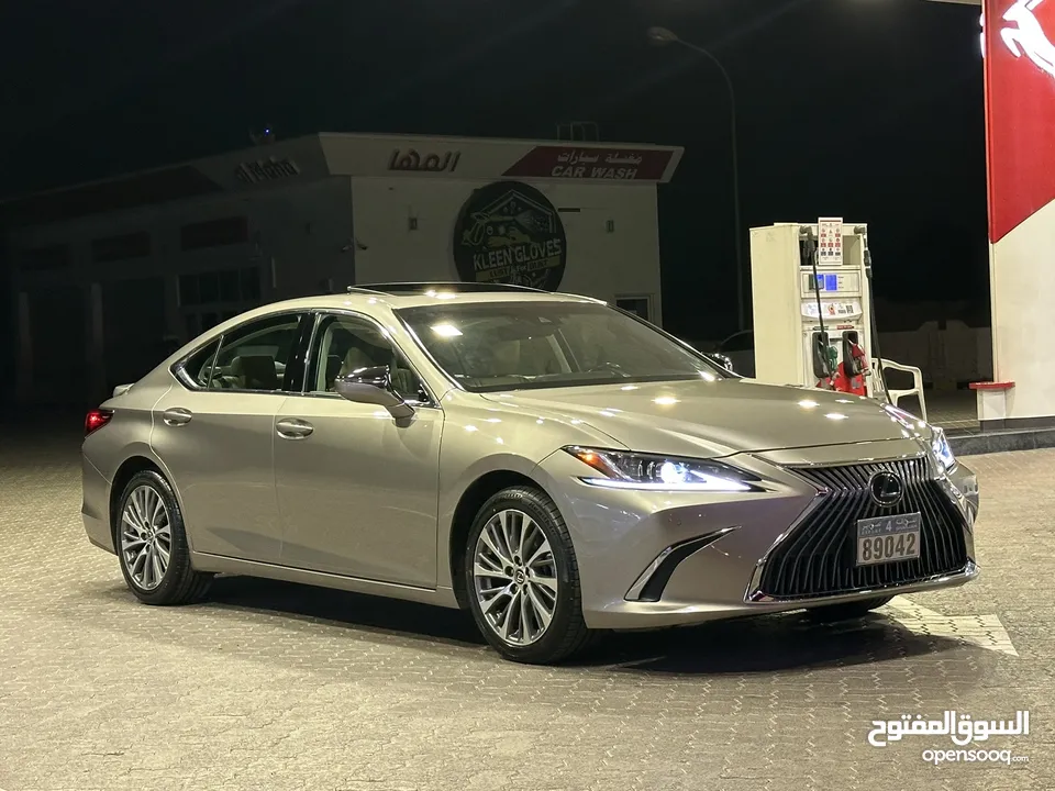 لكزس Es350 مديل 2020 رقم 1 فول ابشن مسرفس و جاهز كامل بحاله لوكاله جديده