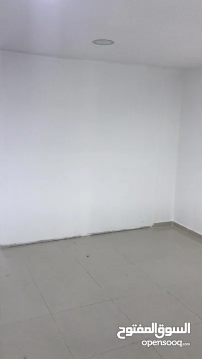 مكتبين جنب بعض 53 م و 61م