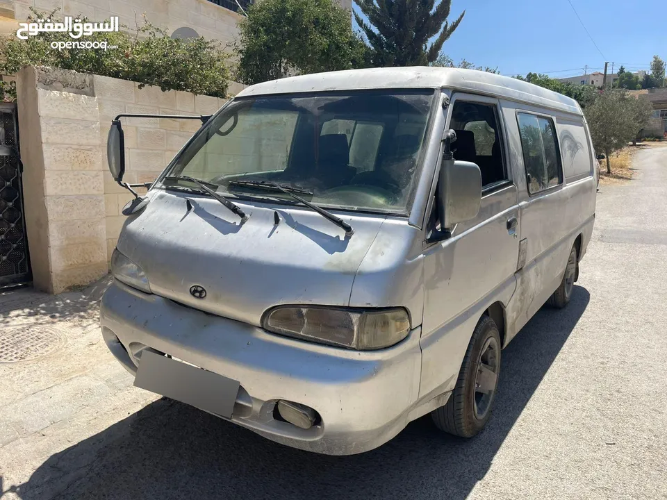 باص هونداي H100 2001 مع الرقم