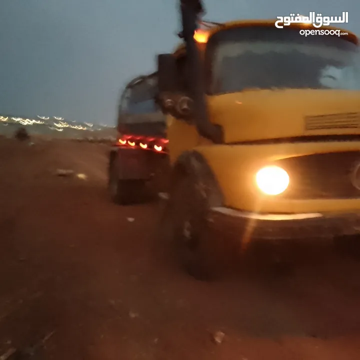 1113 تنك افطس للبيع  جره طول سته متر وبرميل موديل 1982 ترخيص طويل