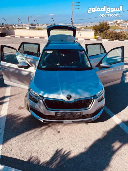 سياره سكودا كميك للبيع لون رمادي
