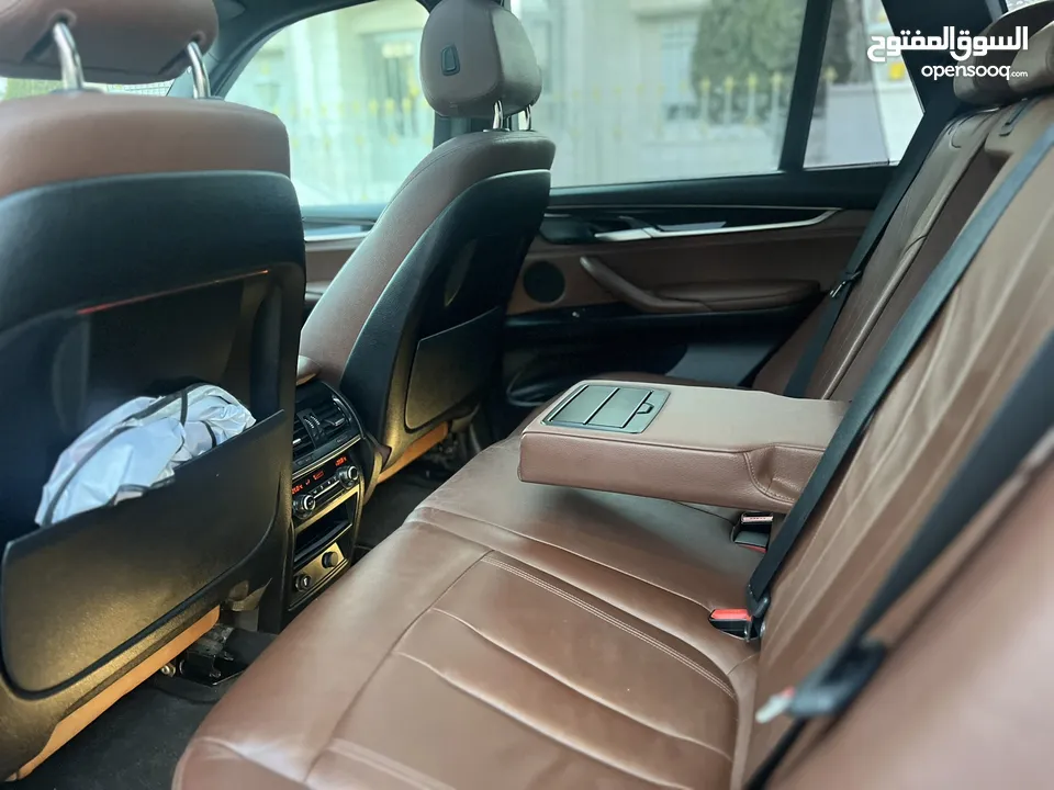 بي ام دبليو X5 بلج ان وارد وكاله عمان  فل كامل فحص كامل بحاله الوكاله دهان الشركه
