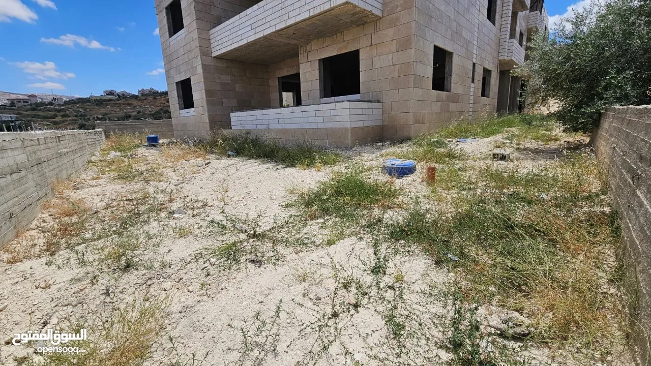 شقة ارضية مطلة