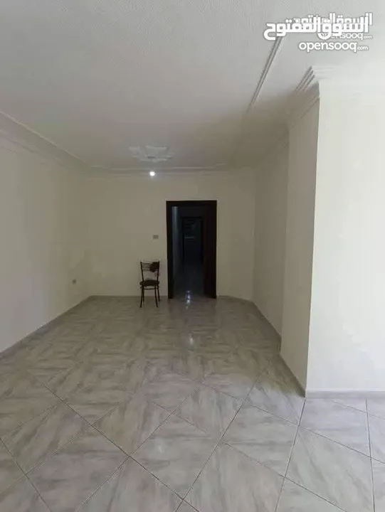 شقة مميزة جدا للبيع في البيادر حي الرونق قرب مدرسة ارقى التربوي