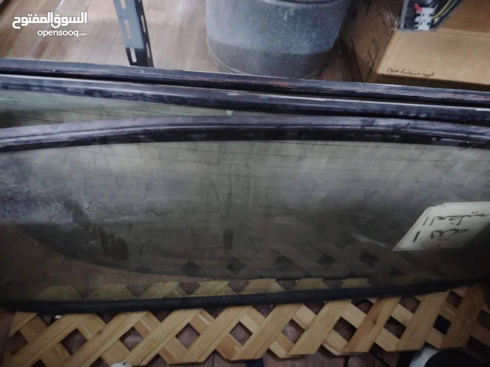 للبيع زجاج باص h100 خلفي عدد 2