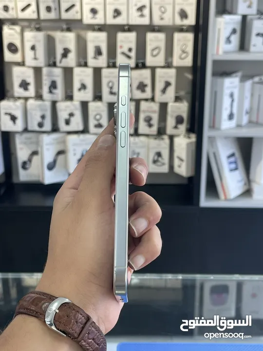 Iphone16promax white 512 gb للبيع