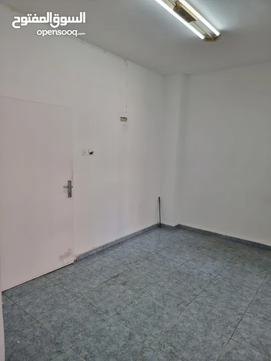 مكتب بالخلو او مخزن