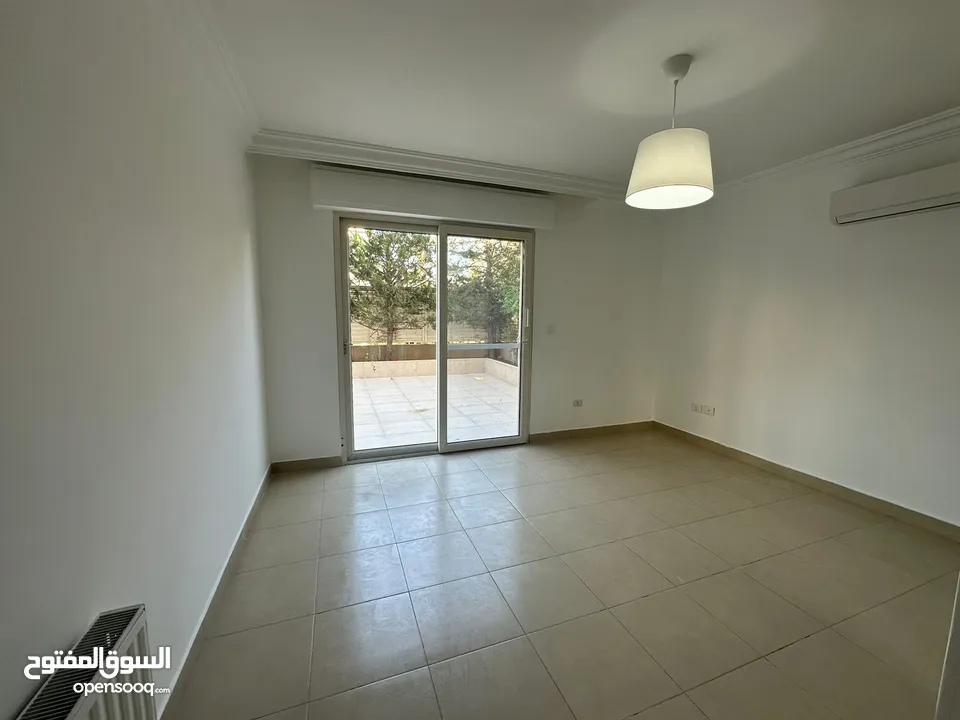 شقة شبه مفروشة للايجار في عبدون ( Property 38268 ) سنوي فقط