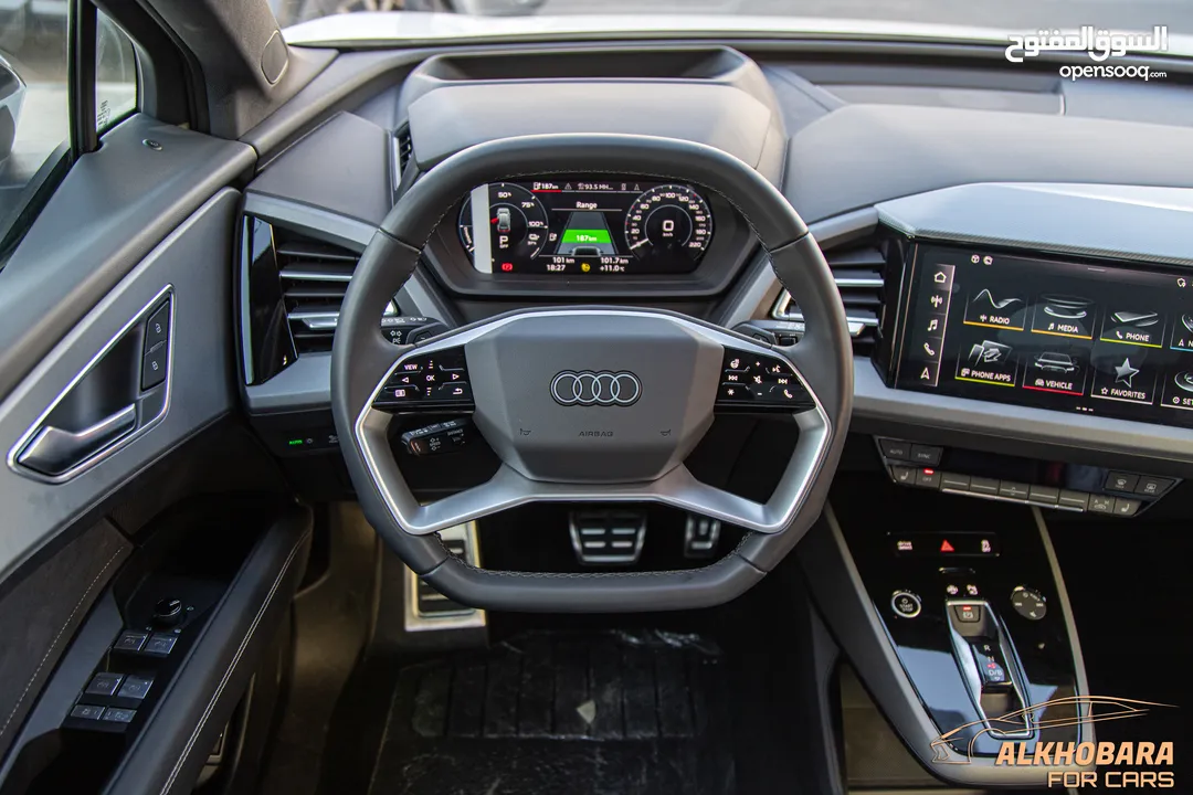 Audi Q5 2022 40 E-tron Quattro   يمكن التمويل