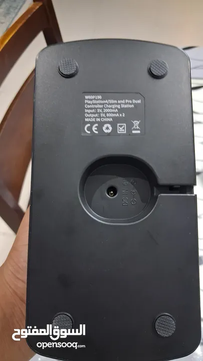 Dual Charging Dock For Ps4 Slim and Pro Nice quality and fast charging Good condition