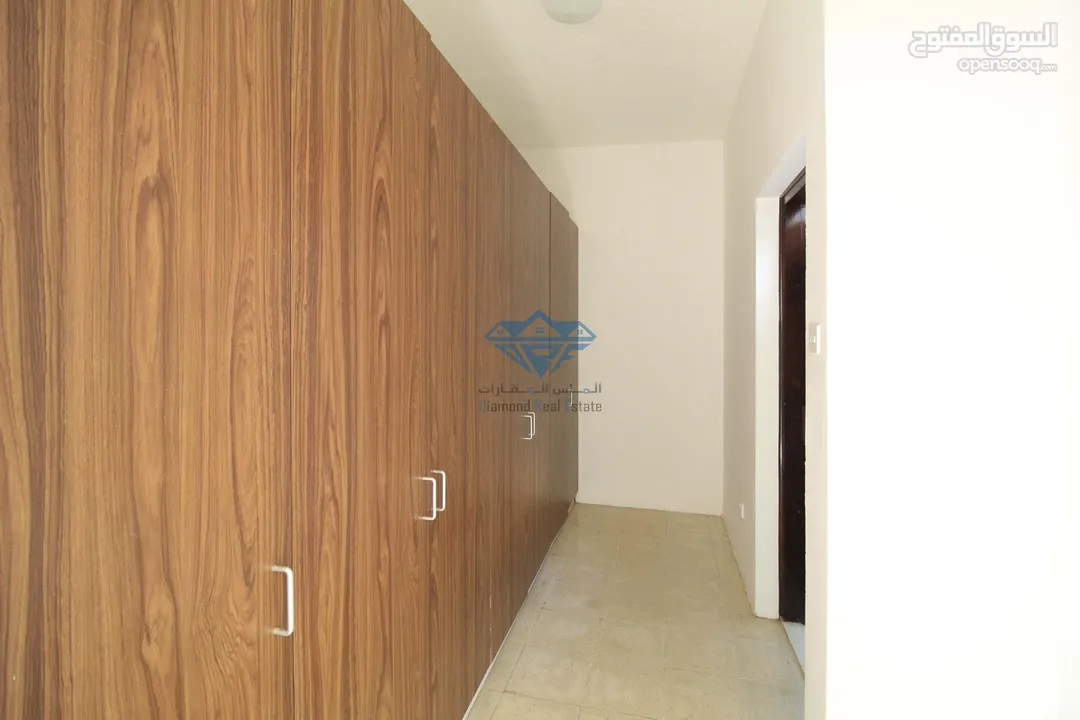 #REF891 3BR + maidroom Villa for Rent in Shatti al Qurum