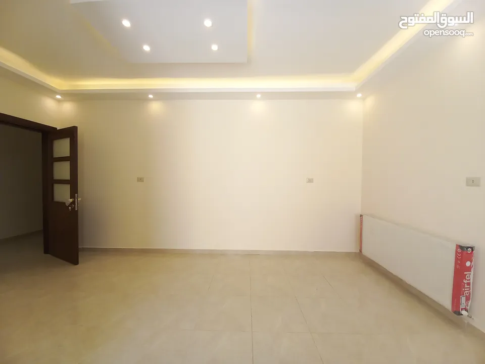 شقة غير مفروشة للايجار في عبدون  ( Property 33472 ) سنوي فقط