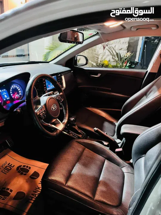 كيا ستونك ابيض لؤلؤي  2020