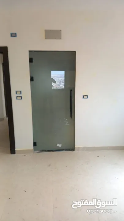 زين للزجاج والمرايا والسيكوريت