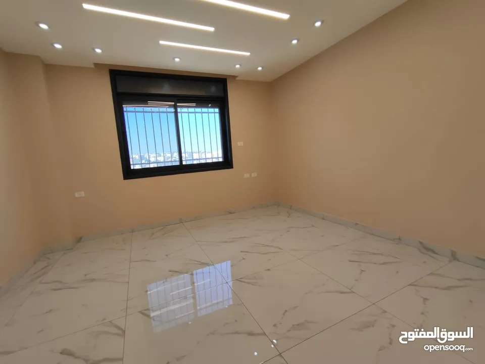 روف غير مفروش للإيجار – أول رافات  قرب سنقرط وصالات الهاشم سابقًا
