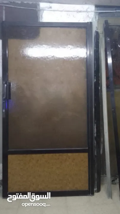 باب المنيه ثقيل  قزاز مشبك  سحاب  طول مترين عرضه متر  جديد استعمال خفيف للبيع بسعر لقطه 50دينار  الل