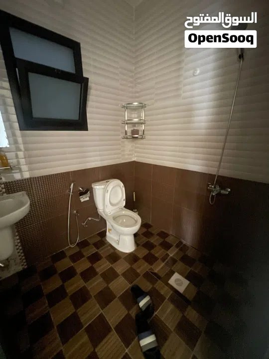 فرصة استثمارية للبيع مبنى من طابقين جديد في المالكية