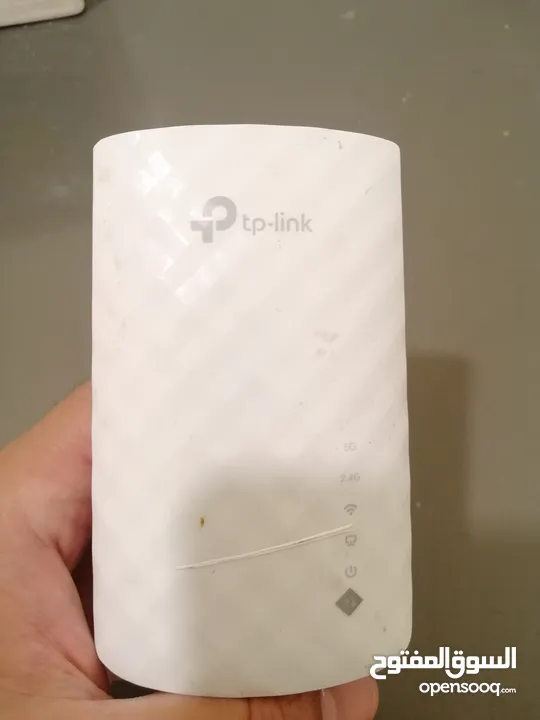 مقوي شبكة انترنت نوع tp link بحالة ممتازة اشتريته ب 22 د للبيع بسعر مغري بحالة الجديدة 7 د مداه عالي
