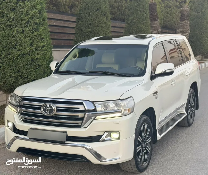 Toyota Land Cruiser 2016 Gx-r 5700CC V8 بحالة الوكالة الفحص: 7 جيد بدون ملاحظات