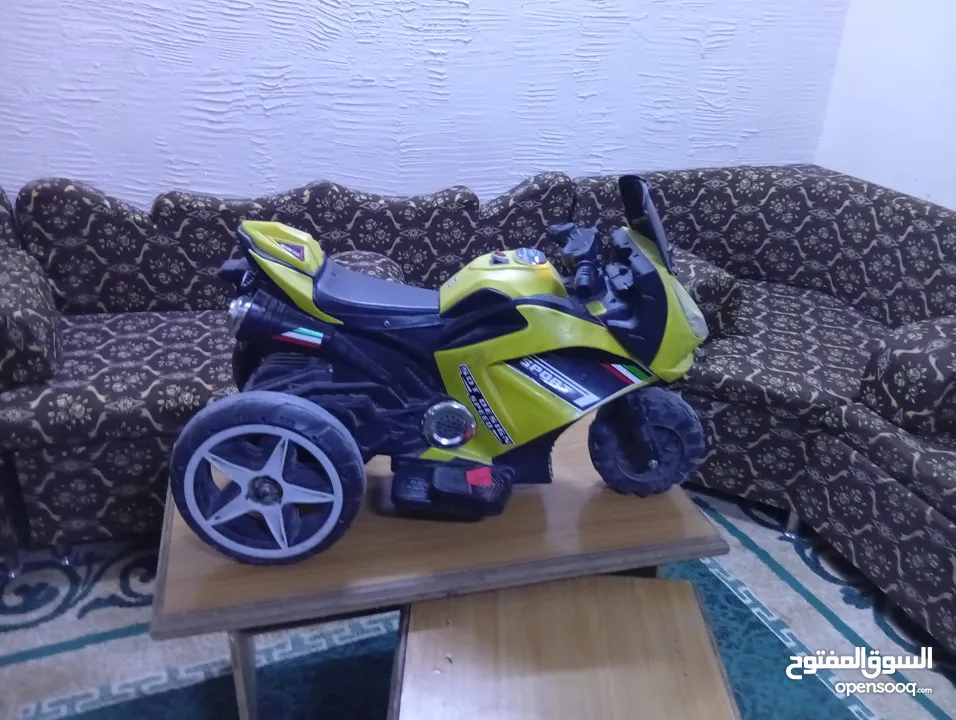 دراجة كهرباء شحن بحالة ممتازه شغالة 100/100 على الفحص