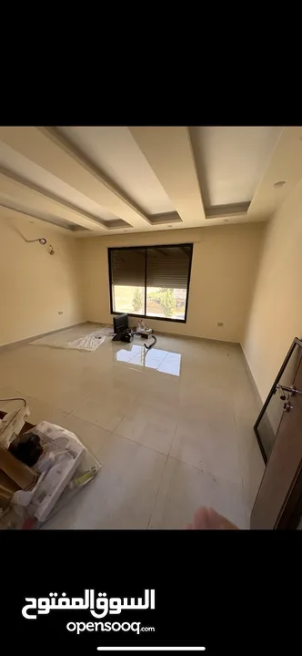 شقة جديدة غير مسكونة للبيع في طبربور مع مكيفات جداد و مطبخ راكب
