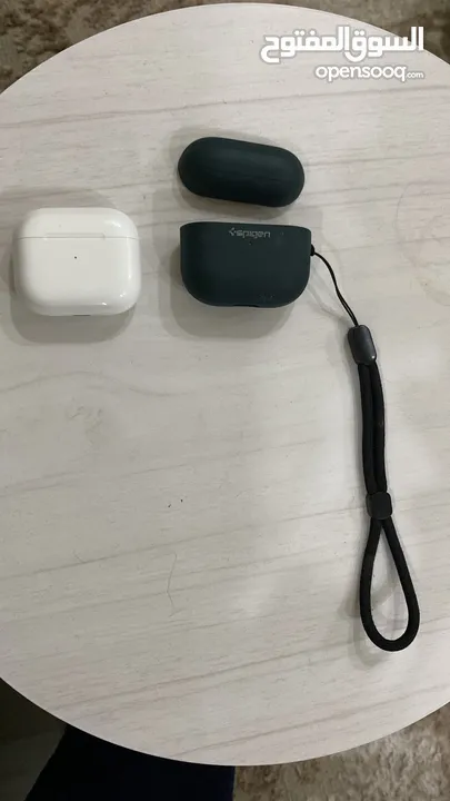 سماعات AirPods 3 الاصليه مستعمله مع cover