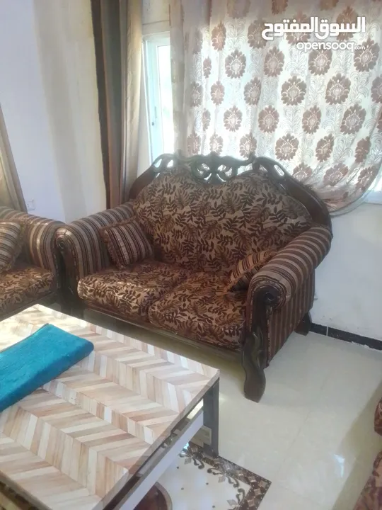 غرفه نوم وطقم كنب للبيع
