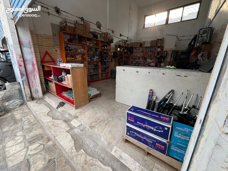 محل قطع سيارات للبيع كامل