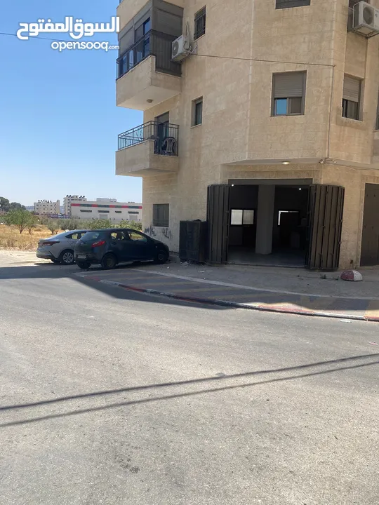 محلات او مخازن تجارية للبيع