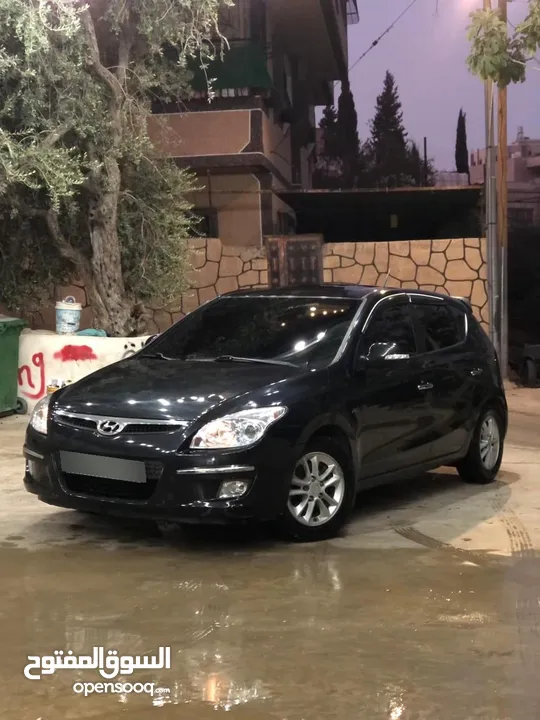 هنداي i30 (جير عادي ) يد ثانيه ماطور جير كرتونه فل الفل فحص ممتاز غرفه جديده فتحه سقف اصليه