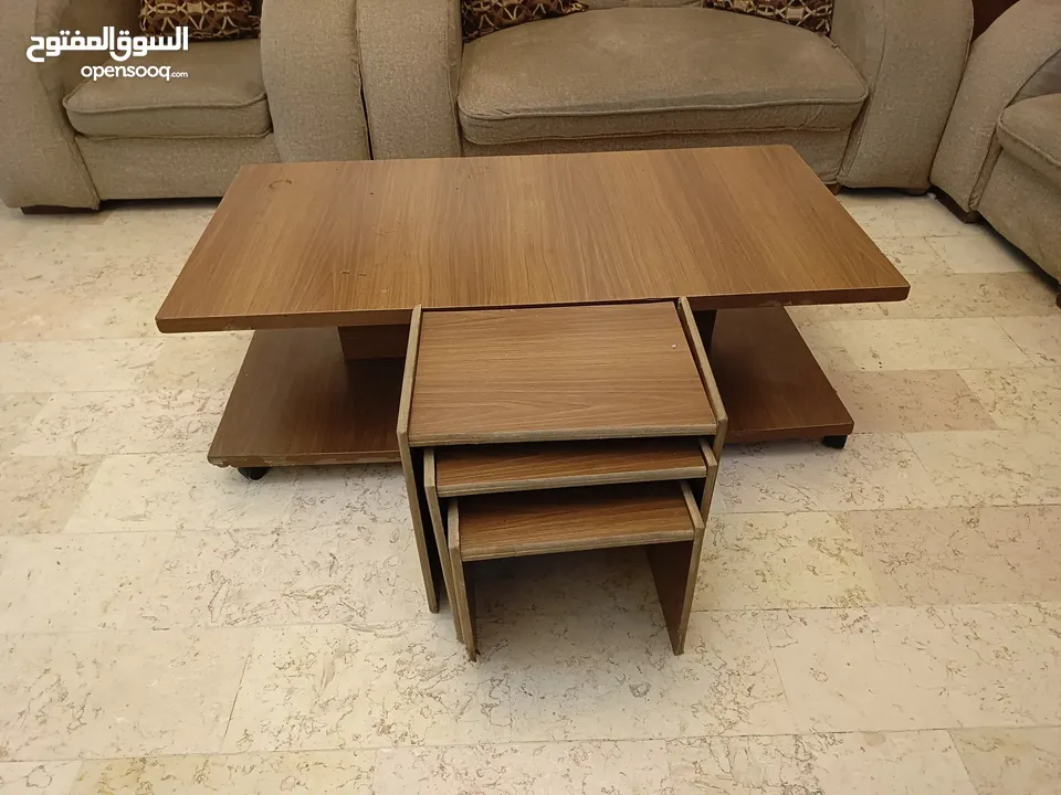 طقم كورنر 7 مقاعد مع طاولة و 3 طاولات سيرفس