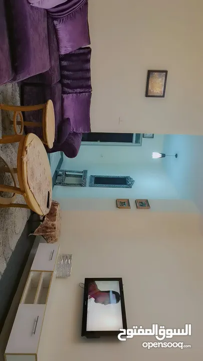 شقه مفروشه ضاحيه الامير حسن طابق ثاني